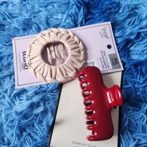 Scunci Red and Cream Hair Clip Duo